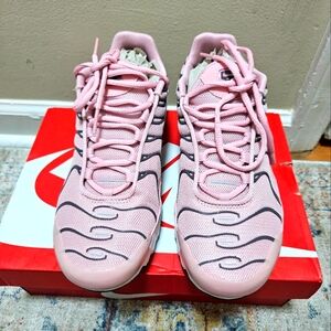 NIKE AIR MAX PLUS SIZE 5.5Y